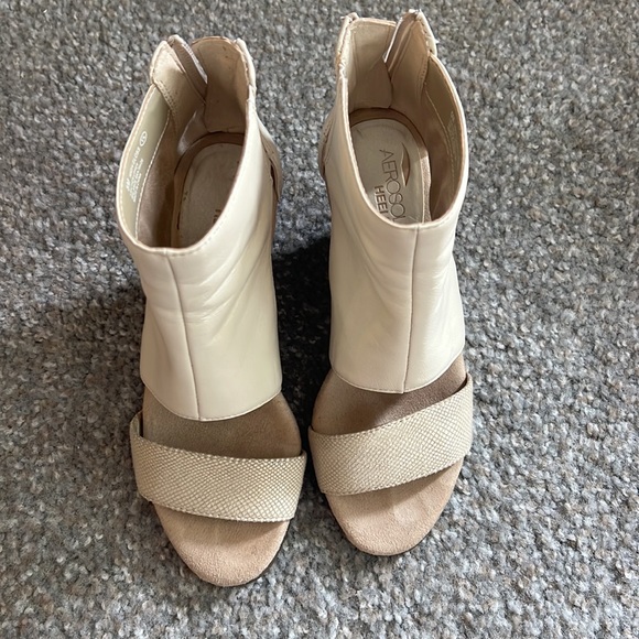 Aerosoles Heelrest High Gloss Heels - Picture 2 of 6